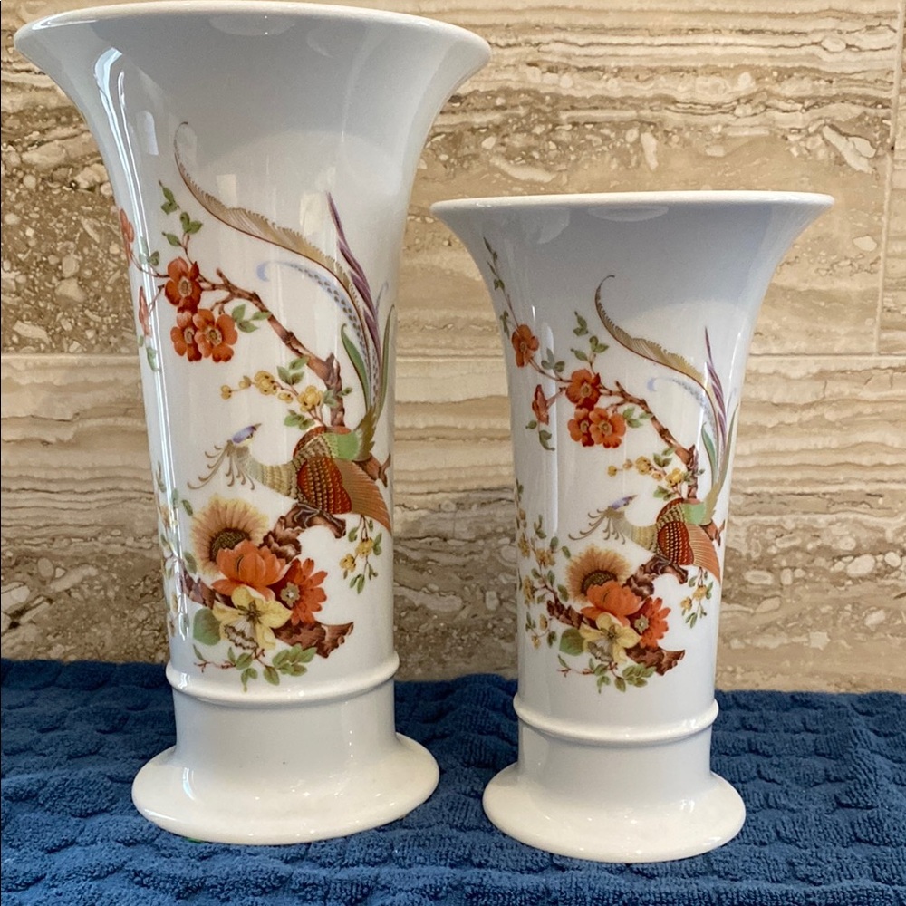Elegant Floral Porcelain Vases